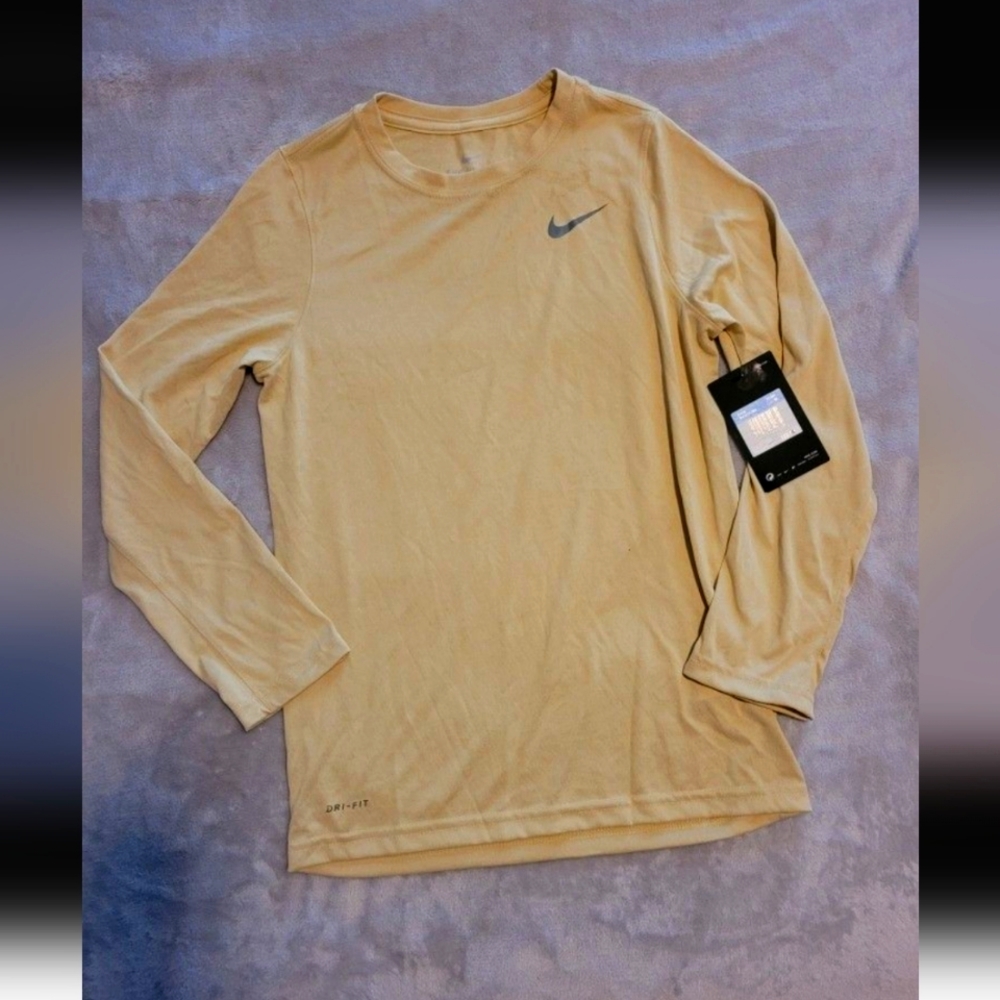 Boys Nike Dri Fit Top Size Medium